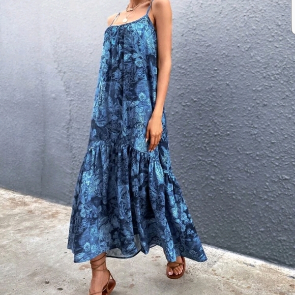 Dress - Picture 3 of 4